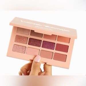 GLOGIRL LOVE BOMB eyeshadow PALETTE